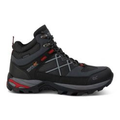 Buty trekkingowe męskie Samaris III. Czerwone trekkingi Regatta, bez wzorów, bez zapięcia. W wyprzedaży za 299.99 zł.