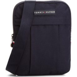 Saszetka TOMMY HILFIGER - Tommy Crossover AM0AM03234 413. Torby na ramię marki Tommy Hilfiger. W wyprzedaży za 199.00 zł.