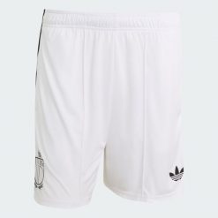 Spodenki wyjazdowe Belgia 26. Białe szorty Adidas, bez wzorów, sportowe. Za 199.00 zł.