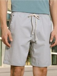Szorty jeansowe - kremowy. Białe krótkie spodenki sportowe Sinsay, l, bez wzorów, z jeansu. W wyprzedaży za 29.99 zł.