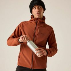 Męska kurtka Ossek Softshell. Czerwone kurtki Regatta, m, bez wzorów, z materiału, z kapturem. Za 248.00 zł.