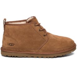 Trzewiki Ugg. Brązowe botki sznurowane UGG, bez wzorów, bez obcasa, bez zapięcia. Za 729.99 zł.