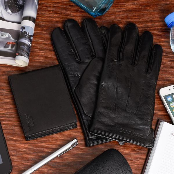 Zestaw męski skórzany portfel poziomy rękawiczki czarne Beltimore T86 : Kolory - czarny, Rozmiar rękawiczek - L/XL. Czarne portfele bez wzorów. Za 99.90 zł.