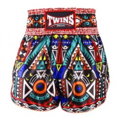 Spodenki treningowe Twins Special Aztec. Czerwone krótkie spodenki sportowe TWINS, bez wzorów. Za 199.00 zł.