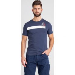 T-SHIRT EA7 Emporio Armani. Niebieskie t-shirty EA7 Emporio Armani, l, bez wzorów, z bawełny, bez kołnierzyka, bez ramiączek. Za 191.00 zł.
