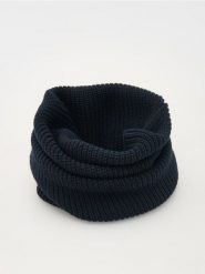 Gładki komin - granatowy. Niebieskie szaliki Reserved, bez wzorów. W wyprzedaży za 39.99 zł.