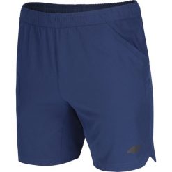 Spodenki treningowe męskie SKMF004 - ciemny granatowy. Krótkie spodenki sportowe marki 4F. W wyprzedaży za 89.99 zł.