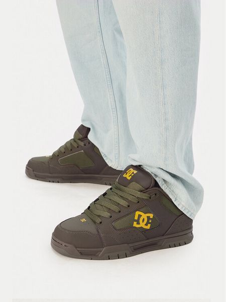DC Shoes Sneakersy EO-COILER DC03011302 Zielony ciemny. Zielone buty sportowe casual DC Shoes, bez wzorów, ze skóry, bez zapięcia. Za 299.99 zł.