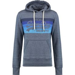Superdry VINTAGE LOGO CALI STRIPE HOOD Bluza z kapturem sunbleached navy. Bluzy marki Superdry. W wyprzedaży za 305.10 zł.