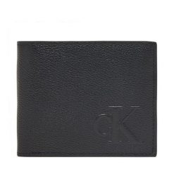 Portfel męski Calvin Klein Jeans. Czarne portfele Calvin Klein Jeans, bez wzorów, z jeansu. Za 219.99 zł.
