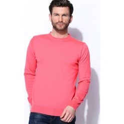 Koralowy Sweter Whom. Swetry nierozpinane marki bonprix. Za 39.99 zł.