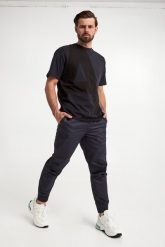 Spodnie męskie jogger ARMANI EXCHANGE. Joggery i bojówki Armani Exchange, m, bez wzorów. W wyprzedaży za 359.87 zł.