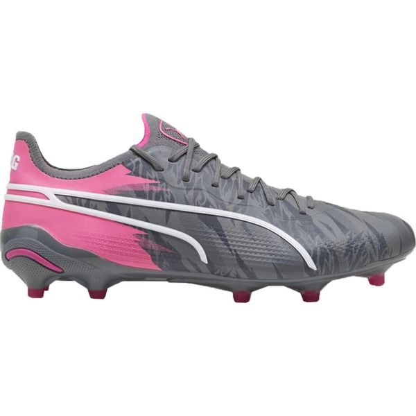 Buty treningowe uniseks Puma King Ultimate Rush. Białe buty treningowe Puma, bez wzorów, do piłki nożnej. Za 629.00 zł.