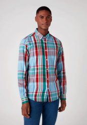 WRANGLER LS 1PKT SHIRT MĘSKA KOSZULA FORMULA RED W5F34SXWO 112130128. Czerwone koszule Wrangler, m, bez wzorów, bez kołnierzyka, bez ramiączek. Za 129.99 zł.