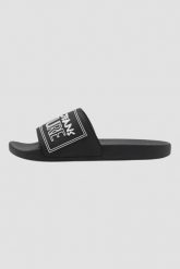VERSACE JEANS COUTURE Czarne klapki Fondo Slide DIS. SQ3, Rozmiar 39. Czarne klapki Versace Jeans Couture, z jeansu. W wyprzedaży za 169.99 zł.