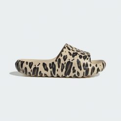KLAPKI ADILETTE LUMIA. Białe klapki Adidas, z materiału. Za 129.00 zł.