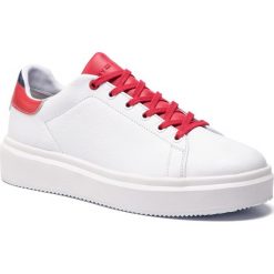 Sneakersy TOMMY HILFIGER - Luxury Corporate Sneaker FM0FM02182 White/Tango Red 901. Buty sportowe casual marki Tommy Hilfiger. Za 579.00 zł.