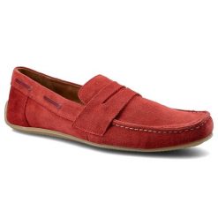 Czerwone Mokasyny Męskie Karino Stylowe Obuwie. Czerwone mokasyny Karino, bez wzorów, z jeansu, bez obcasa, bez zapięcia. Za 189.00 zł.