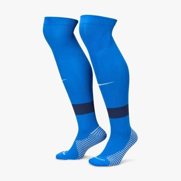 Skarpety piłkarskie Nike Strike Crew. Niebieskie skarpety Nike, bez wzorów, z materiału. Za 101.60 zł.