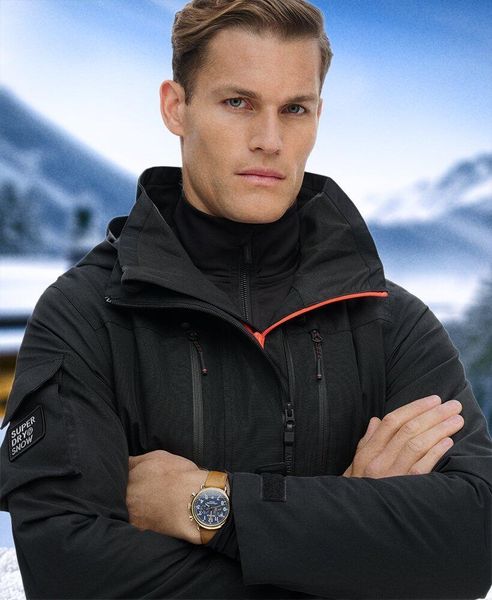 Ostateczna kamizelka ratunkowa do narciarstwa. Czarne kamizelki sportowe Superdry, xl, bez wzorów, z elastanu, bez kaptura, narciarskie. Za 1,126.00 zł.