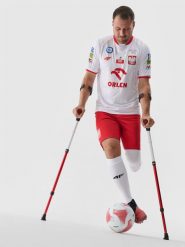 4F Koszulka replika domowa AMP Futbol męska - biała S. Białe t-shirty 4F, m, bez wzorów, z dzianiny, bez kołnierzyka, bez ramiączek. Za 289.99 zł.