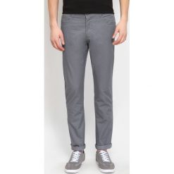 SPODNIE DŁUGIE MĘSKIE CHINOSY. Eleganckie spodnie marki TOP SECRET. W wyprzedaży za 59.99 zł.