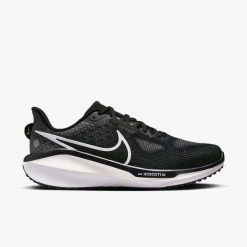 Nike Vomero 17 Black White. Czarne buty do biegania Nike, bez wzorów, z meshu, bez zapięcia, do biegania. W wyprzedaży za 1,009.97 zł.
