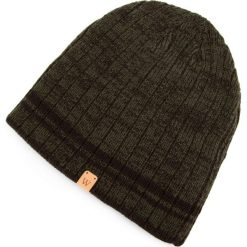 Czapka męska 87-HF-025-Z. Zielone czapki z daszkiem marki Wittchen, na zimę, jodełka, z tkaniny. Za 39.00 zł.