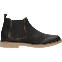 Sztyblety DAMAZY. Czarne sztyblety Gino Rossi, bez wzorów, z zamszu, bez obcasa, bez zapięcia. W wyprzedaży za 249.90 zł.