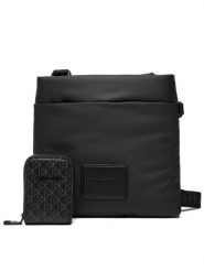 Calvin Klein Saszetka Puffer Utility Flatpack LV04D3224G Czarny. Czarne saszetki i nerki CALVIN KLEIN, bez wzorów, z materiału. Za 369.99 zł.