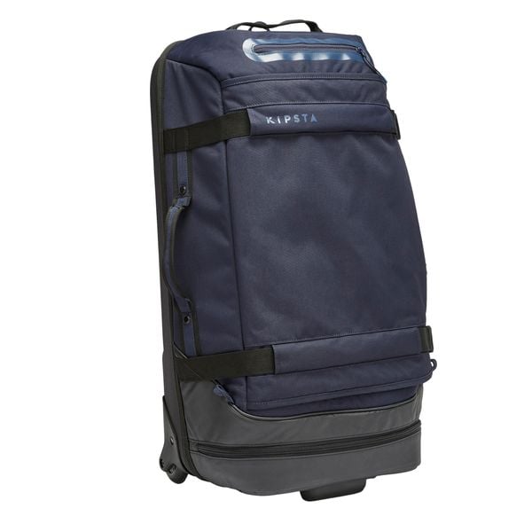 Walizka sportowa Urban 65 litrów. Czarne walizki Decathlon, bez wzorów, z poliesteru. Za 329.99 zł.