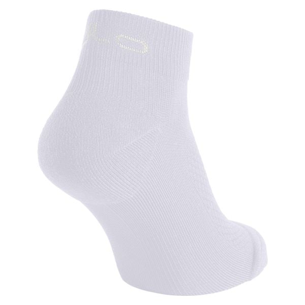Skarpetki UNI ODLO Socks short ESSENTIAL. Białe skarpety ODLO, bez wzorów, z elastanu. Za 50.34 zł.