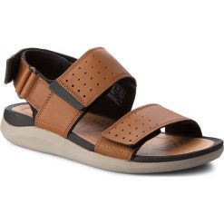 Sandały CLARKS - Garratt Active 261324307 Tan Leather. Sandały marki QUECHUA. W wyprzedaży za 229.00 zł.