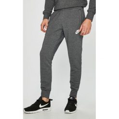 Nike Sportswear - Spodnie. Spodnie treningowe długie marki Nike. Za 229.90 zł.