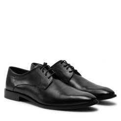 Półbuty Bugatti. Czarne eleganckie półbuty Bugatti, bez wzorów, bez obcasa, bez zapięcia. Za 349.99 zł.