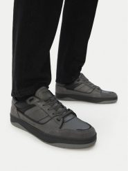 Guess Jeans Sneakersy EO-TEKSAS-02 126AM Szary. Szare buty sportowe casual Guess Jeans, z aplikacjami, z jeansu, bez zapięcia. Za 399.99 zł.