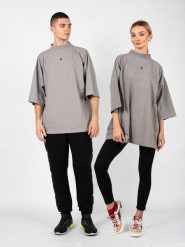 Yeezy Gap Engineered By Balenciaga T-Shirt "Logo" | 719614 TMVQ2 | Mężczyzna | Szary. Szare t-shirty Yeezy Gap Engineered by Balenciaga, l, bez wzorów, z bawełny, bez kołnierzyka, bez ramiączek. W wyprzedaży za 499.00 zł.