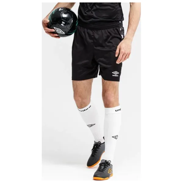 Umbro Szorty Fragment , czarny, rozmiar M. Czarne krótkie spodenki sportowe Umbro, m, bez wzorów, z materiału. W wyprzedaży za 47.99 zł.