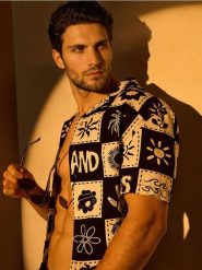 Wzorzysta koszula z wiskozą - czarny. Czarne koszule Sinsay, l, bez wzorów, z wiskozy, bez kołnierzyka, bez ramiączek. Za 49.99 zł.