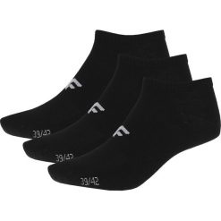 Skarpetki męskie SOM006 - głęboka czerń+głęboka czerń+głęboka czerń. Skarpety marki 4F. Za 29.99 zł.