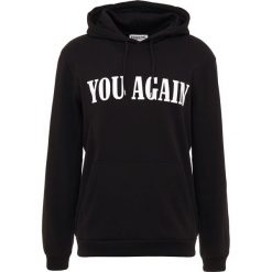 Essentiel Antwerp KANT PRINTED HOODIE Bluza z kapturem black. Bluzy z kapturem marki Essentiel Antwerp, z bawełny. W wyprzedaży za 395.85 zł.