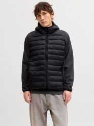 Jack & Jones Kurtka przejściowa "North" w kolorze czarnym rozmiar: M. Czarne kurtki Jack & Jones, m, bez wzorów, bez kaptura. Za 165.99 zł.