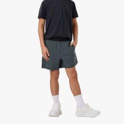 Szorty Treningowe Junior Swedemount Core Shorts. Niebieskie krótkie spodenki sportowe SWEDEMOUNT, m, bez wzorów, z materiału. Za 79.99 zł.