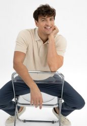 Koszulka polo z dzianiny O-DRUMI. Koszulki polo sportowe Volcano, na lato, m, bez wzorów, z bawełny, bez kołnierzyka, bez ramiączek. Za 129.99 zł.