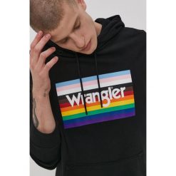 Wrangler - Bluza bawełniana. Czarne bluzy Wrangler, l, bez wzorów, z bawełny, z kapturem. W wyprzedaży za 109.90 zł.