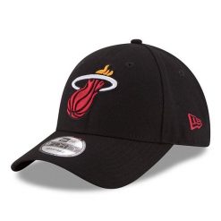 Czapka z daszkiem New Era NBA Miami Heat. Białe czapki z daszkiem New Era, bez wzorów, z poliesteru. Za 167.50 zł.