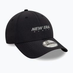 Czapka z daszkiem New Era NE Tech 9Forty. Czarne czapki z daszkiem New Era, na zimę, bez wzorów. Za 119.99 zł.