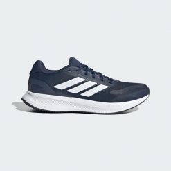 Buty Runfalcon 5 Running. Białe buty do biegania Adidas, bez wzorów, bez zapięcia, do biegania. W wyprzedaży za 207.20 zł.