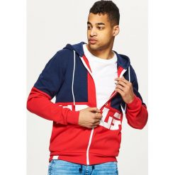 Trójbarwna bluza z kapturem - Czerwony. Bluzy marki Cropp. W wyprzedaży za 69.99 zł.
