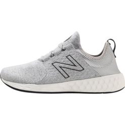 New Balance FRESH FOAM CRUZ Obuwie do biegania treningowe light grey. Buty do biegania marki New Balance, z materiału. W wyprzedaży za 341.10 zł.